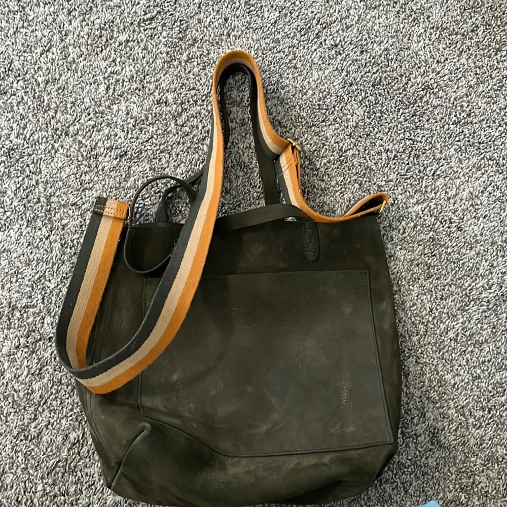 Madewell purse with strap - Picture 1 of 5